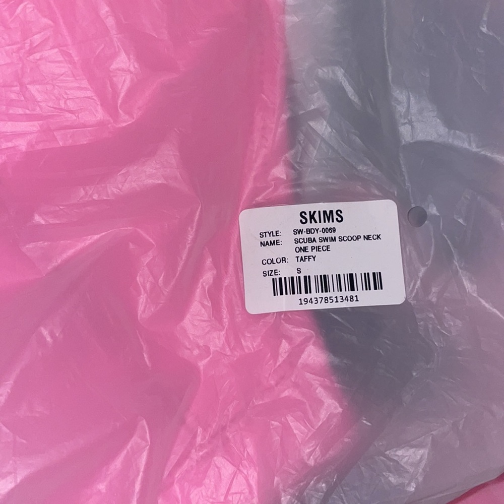🔥NWT SKIMS Sport Swim Scoop Neck One Piece - Picture 13 of 14